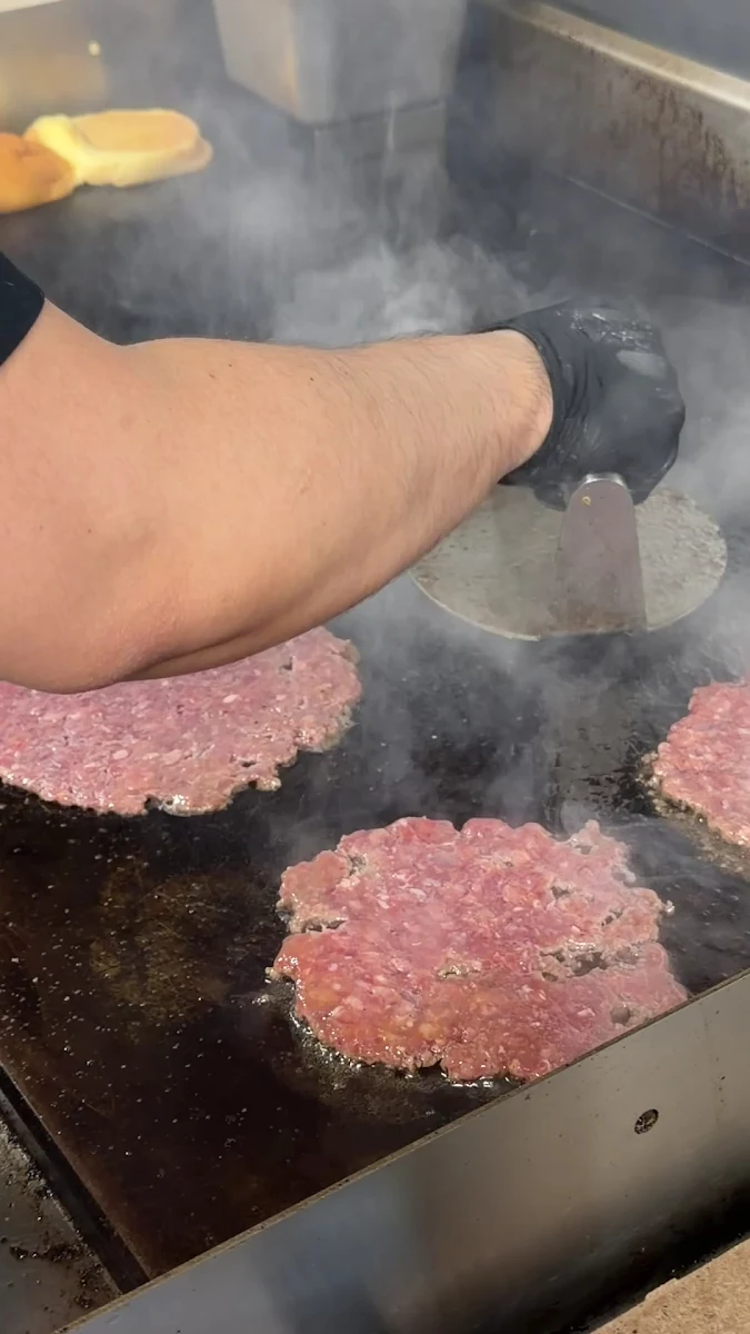 Food & drink, Pachos Burger Truck