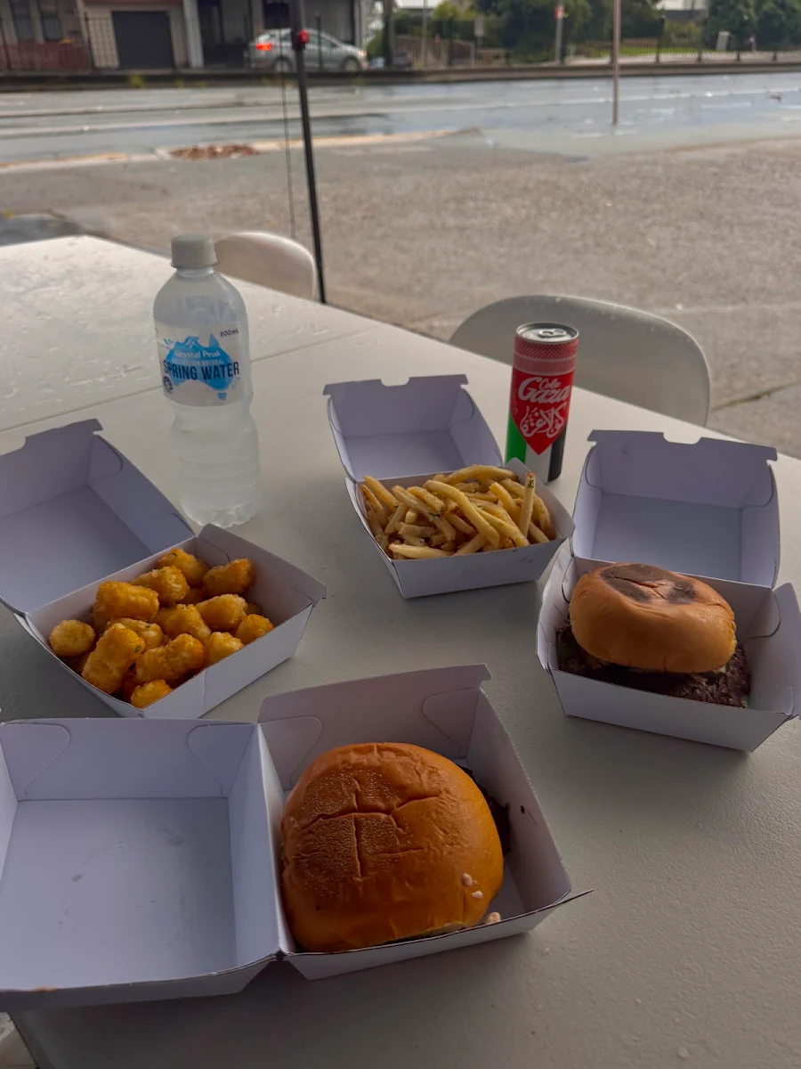 Food & drink, Pachos Burger Truck