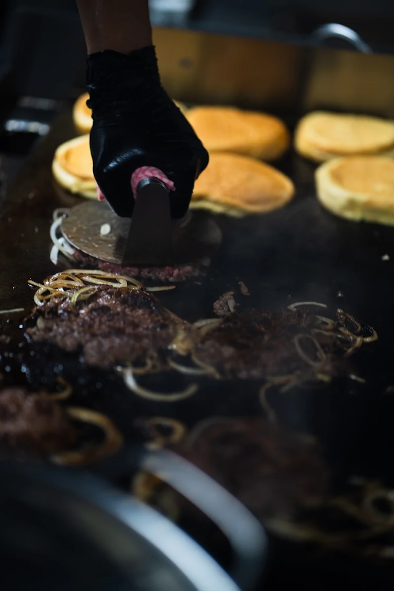 Food & drink, Pachos Burger Truck