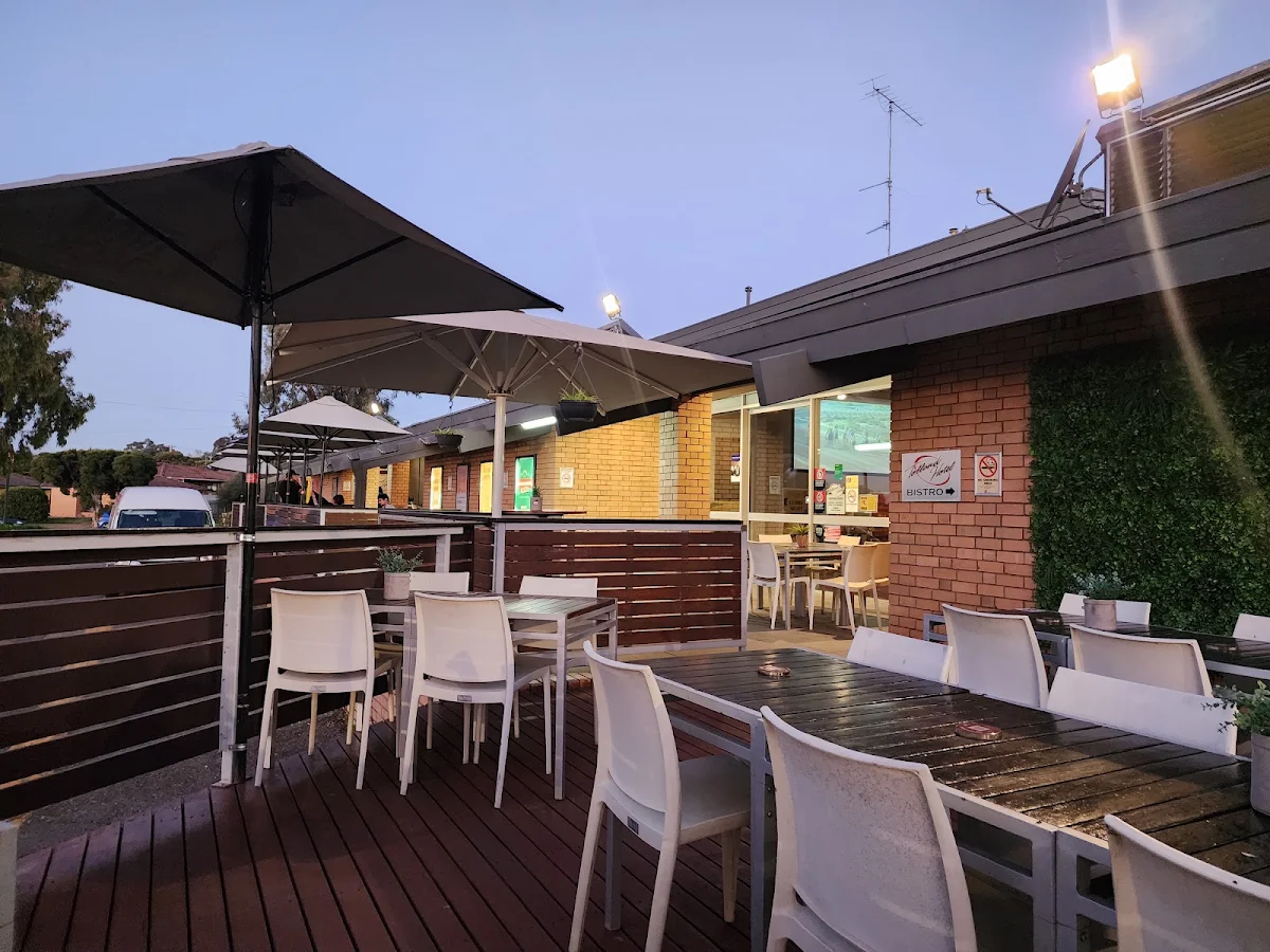 Vibe, Tolland Hotel
