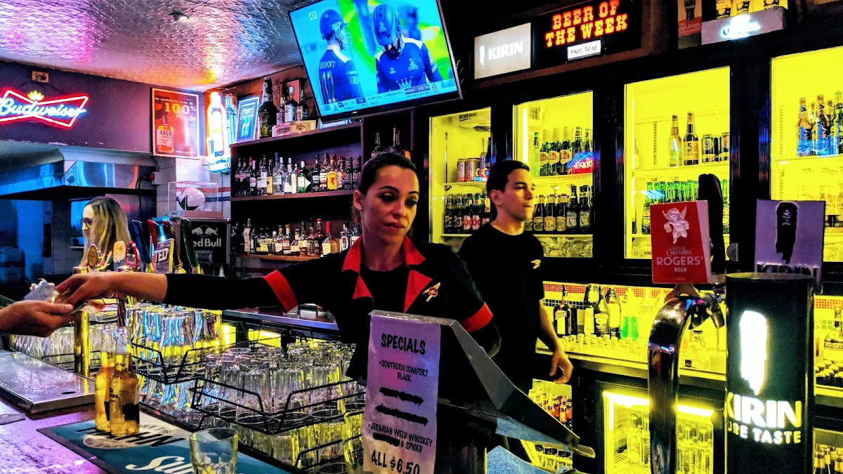 Vibe, Mustang Bar