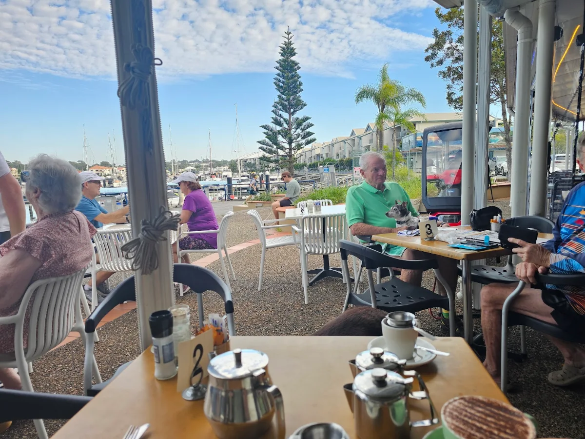 Vibe, Crusoe Cafe