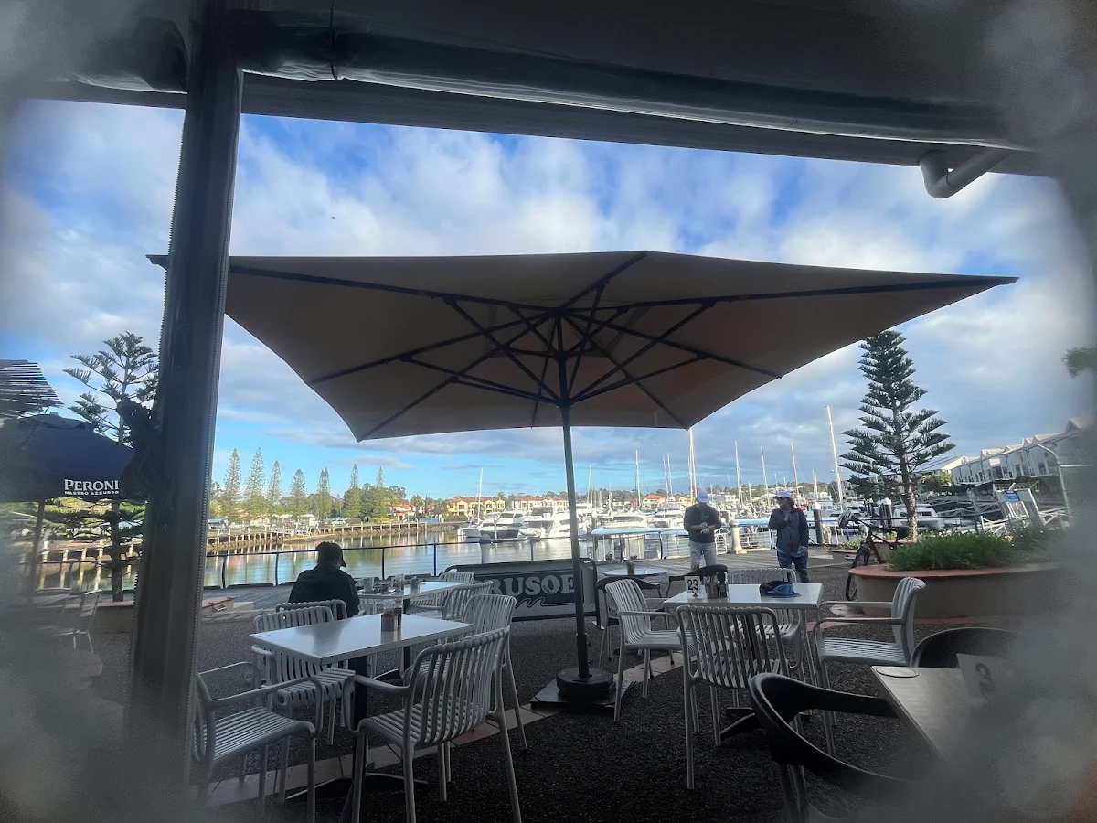 Vibe, Crusoe Cafe