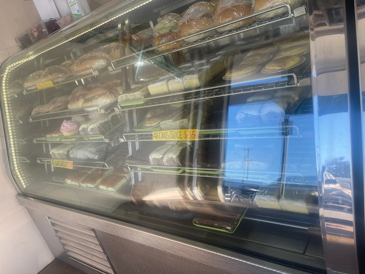 Vibe, HAPPY HOURS BAKERY
