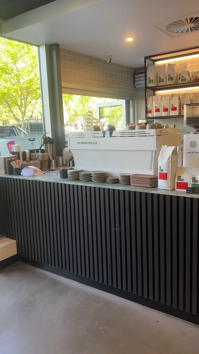 Vibe, Good Neighbour Cafe