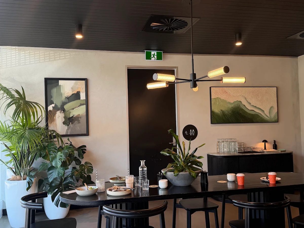 Vibe, Good Neighbour Cafe