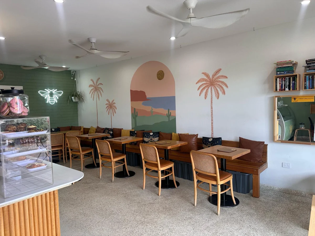 Vibe, The Bees Knees Eatery