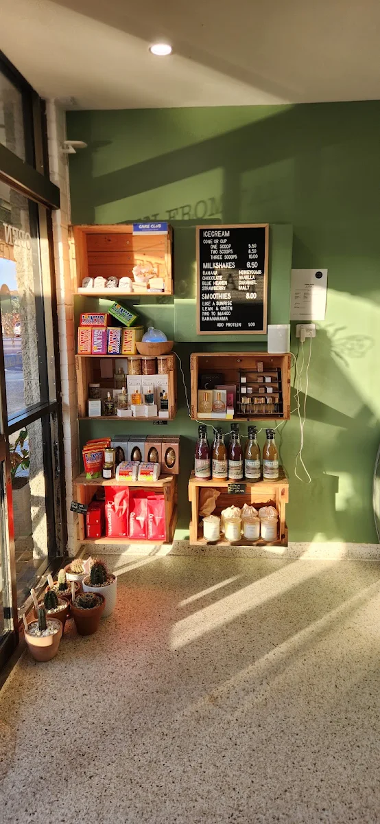 Vibe, The Bees Knees Eatery