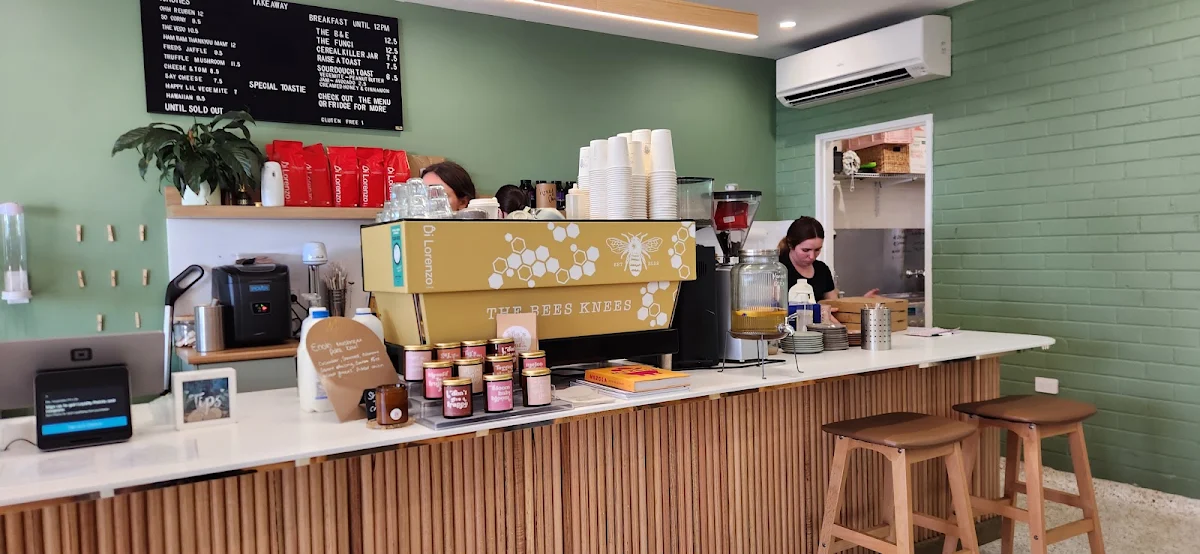 Vibe, The Bees Knees Eatery