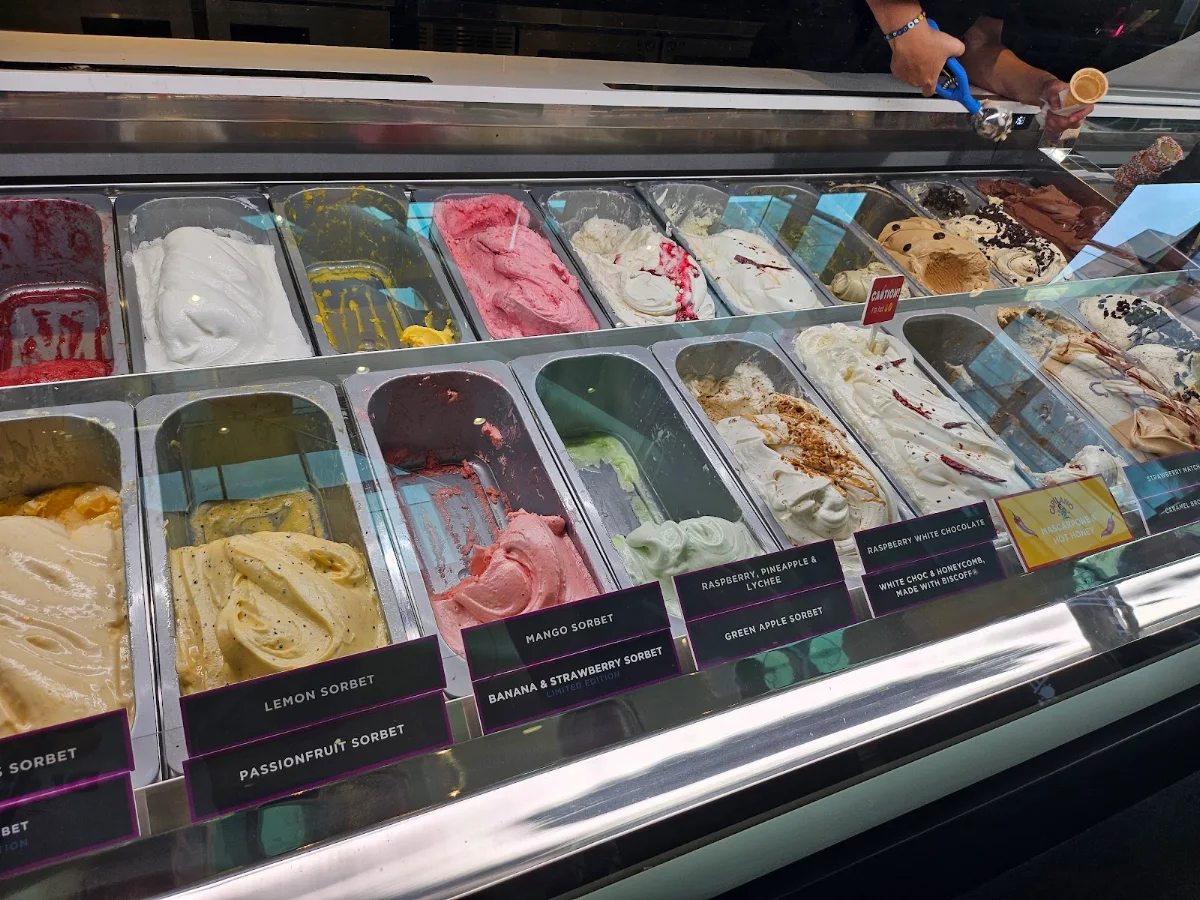 Vibe, Augustus Gelatery + Acai Parkville