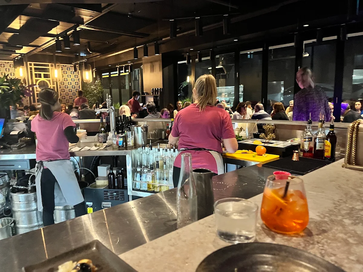 Vibe, Ren Ishii Restaurant