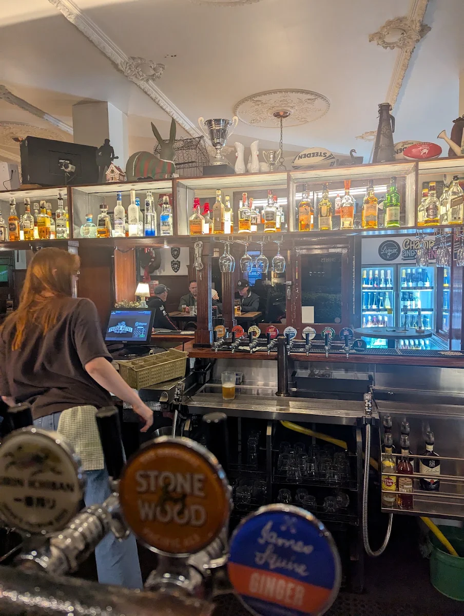 Vibe, Tudor Hotel Redfern