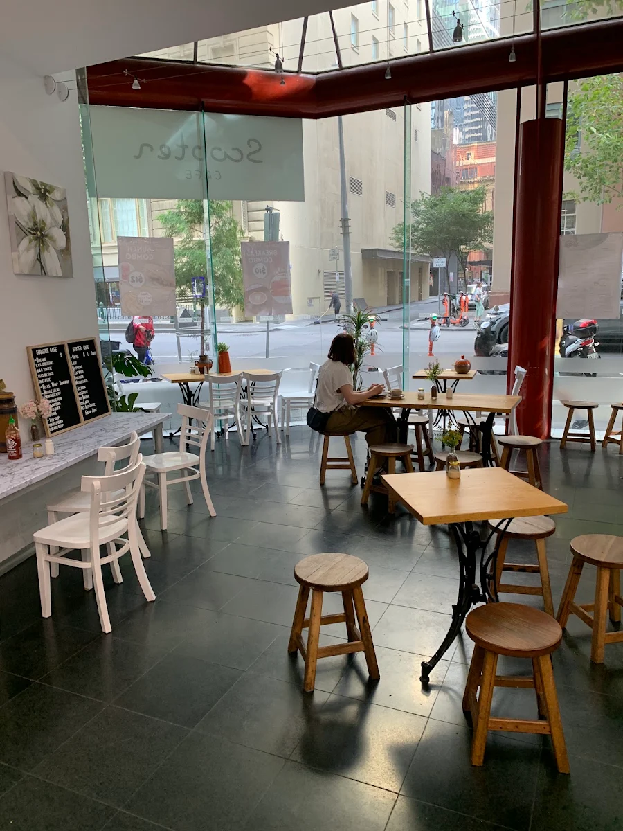 Vibe, Scooter Cafe