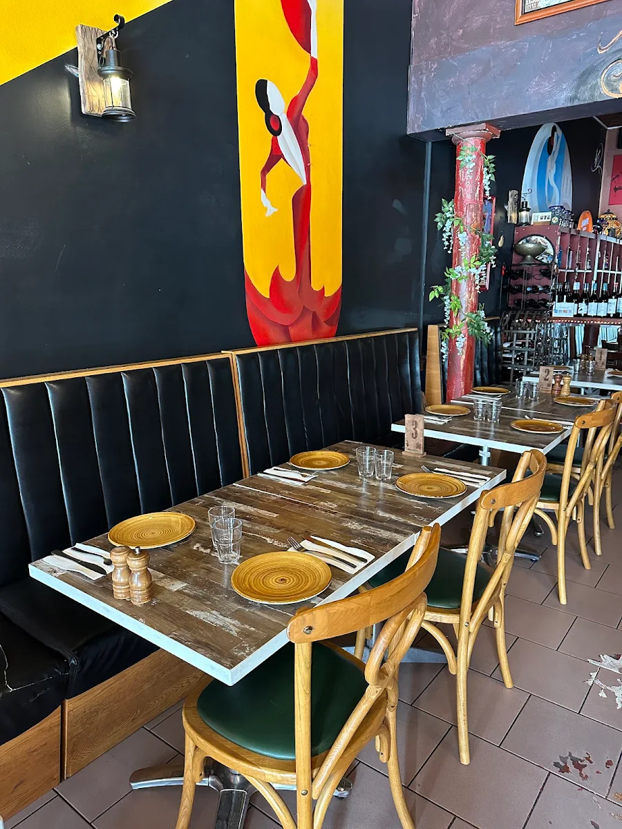 Vibe, Lola Cocina Spanish Restaurant Crows Nest