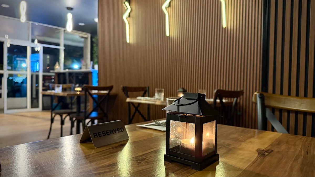 Vibe, Punjabi Brothers - Indian Cuisine Kenmore
