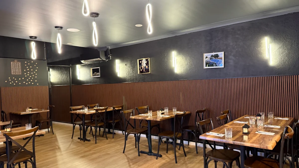 Vibe, Punjabi Brothers - Indian Cuisine Kenmore