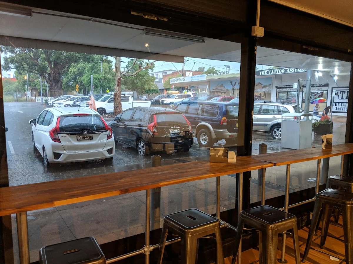 Vibe, Mate Burger