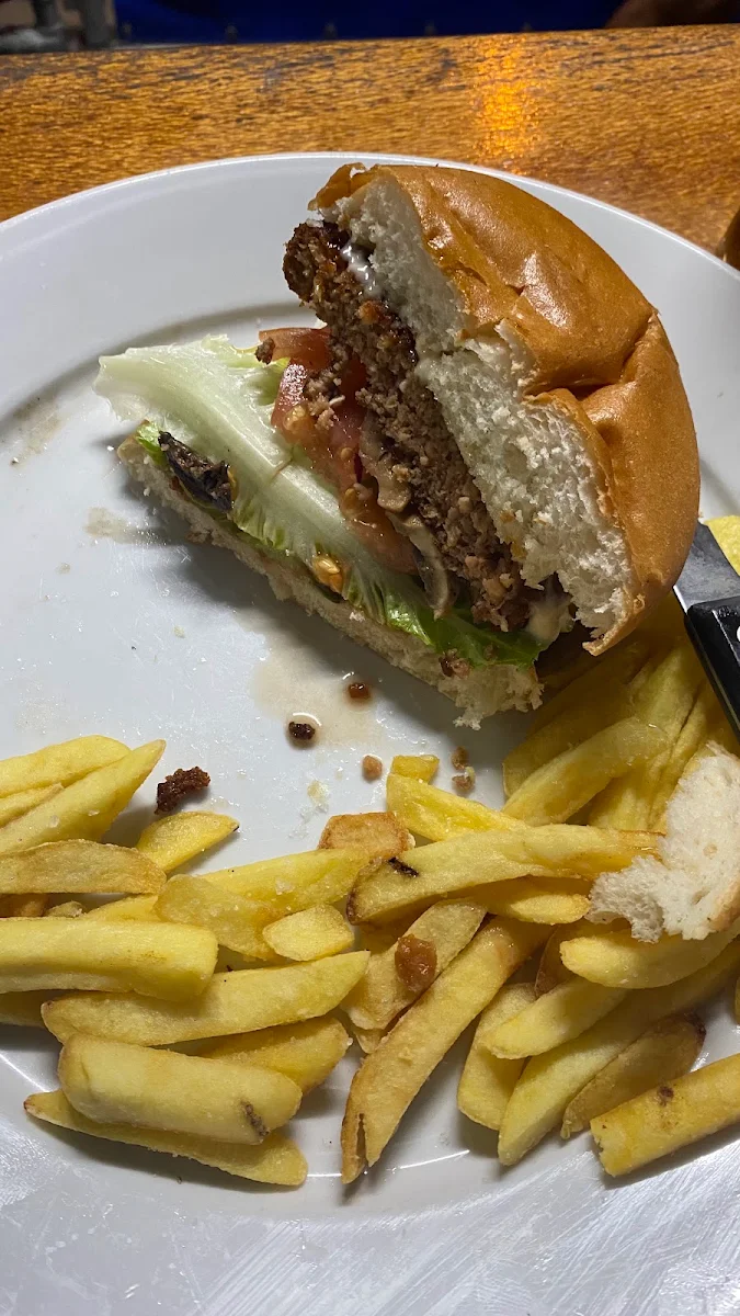 Food & drink, Mount Tyson Hotel