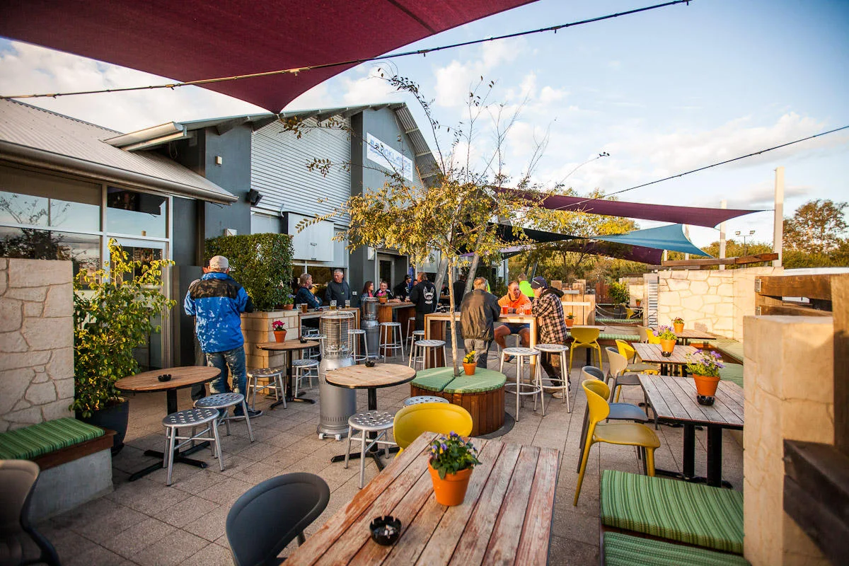 Vibe, Brooklands Tavern