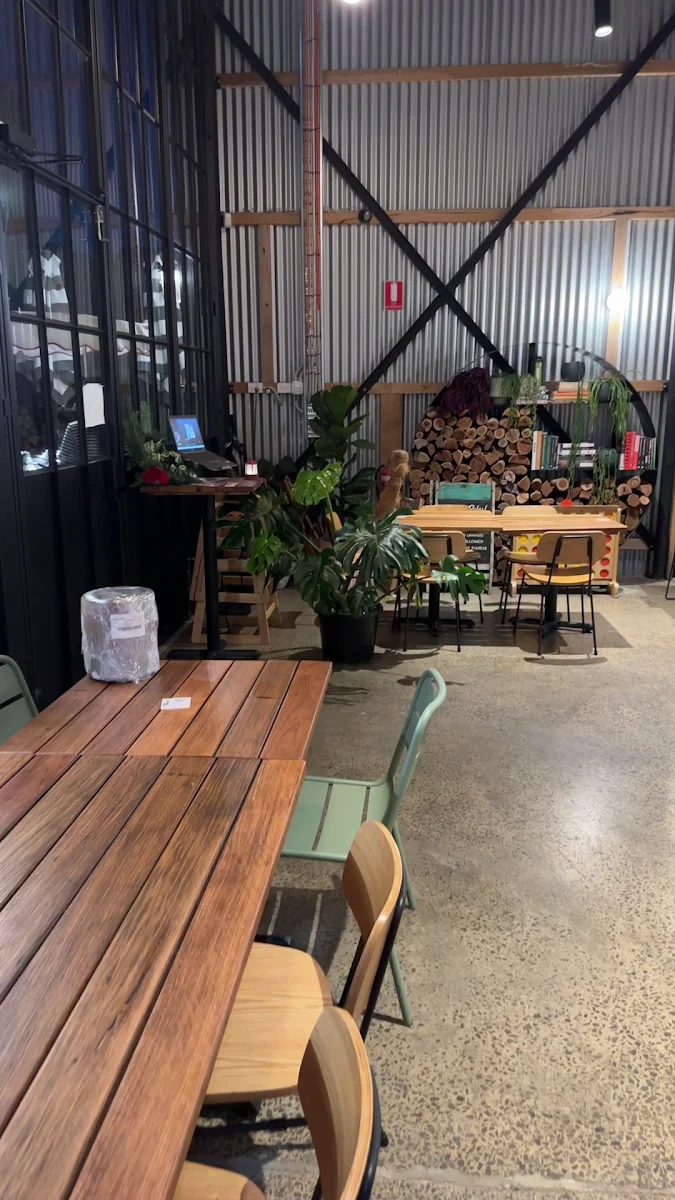 Vibe, Campground Kitchen & Bar