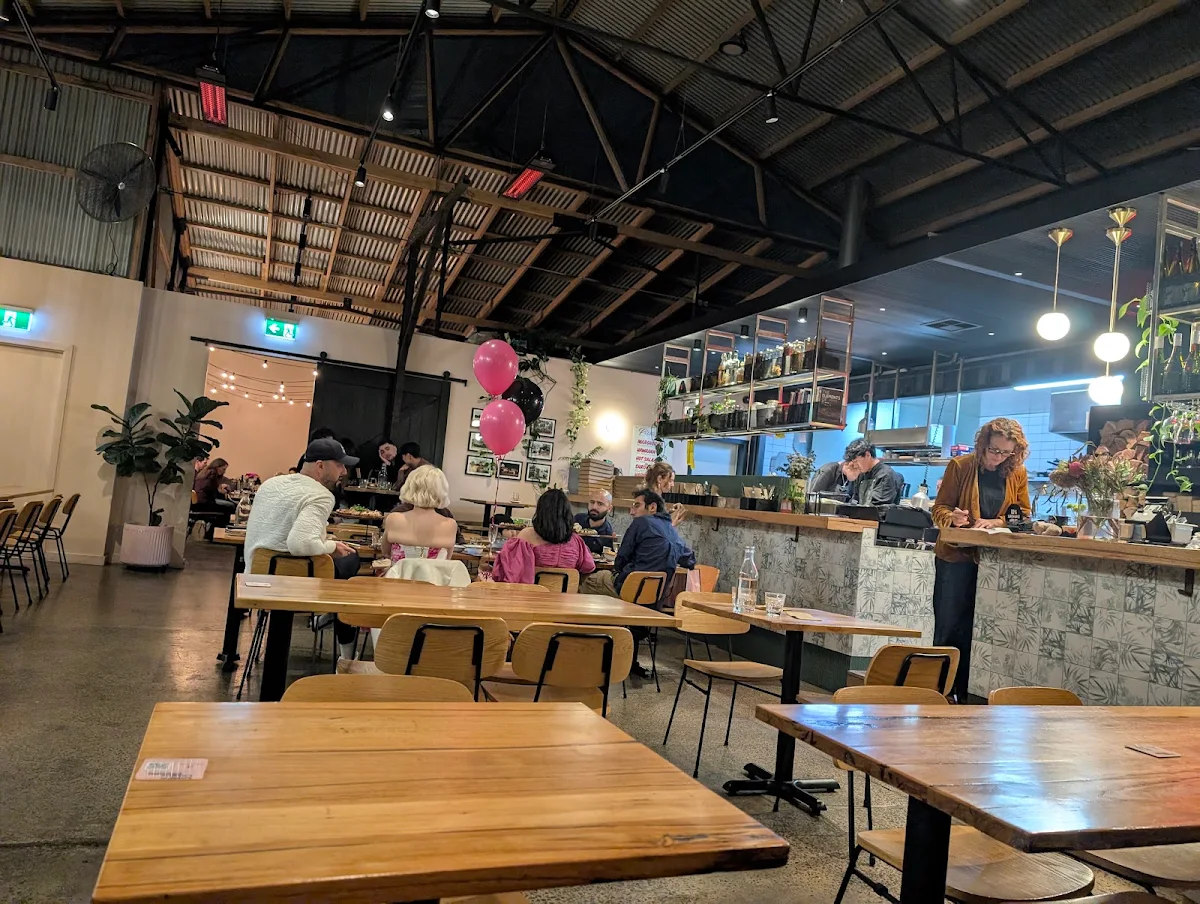 Vibe, Campground Kitchen & Bar
