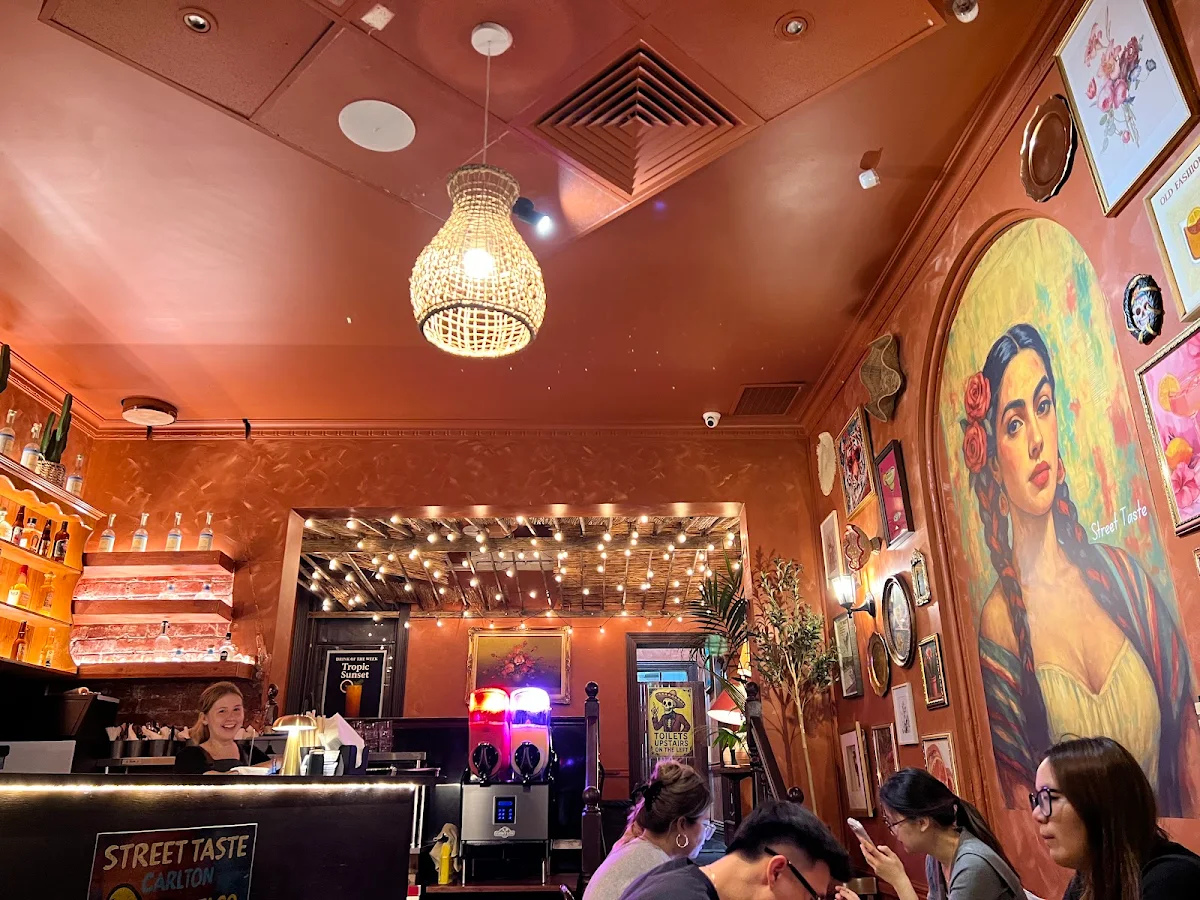 Vibe, Street Taste - Carlton