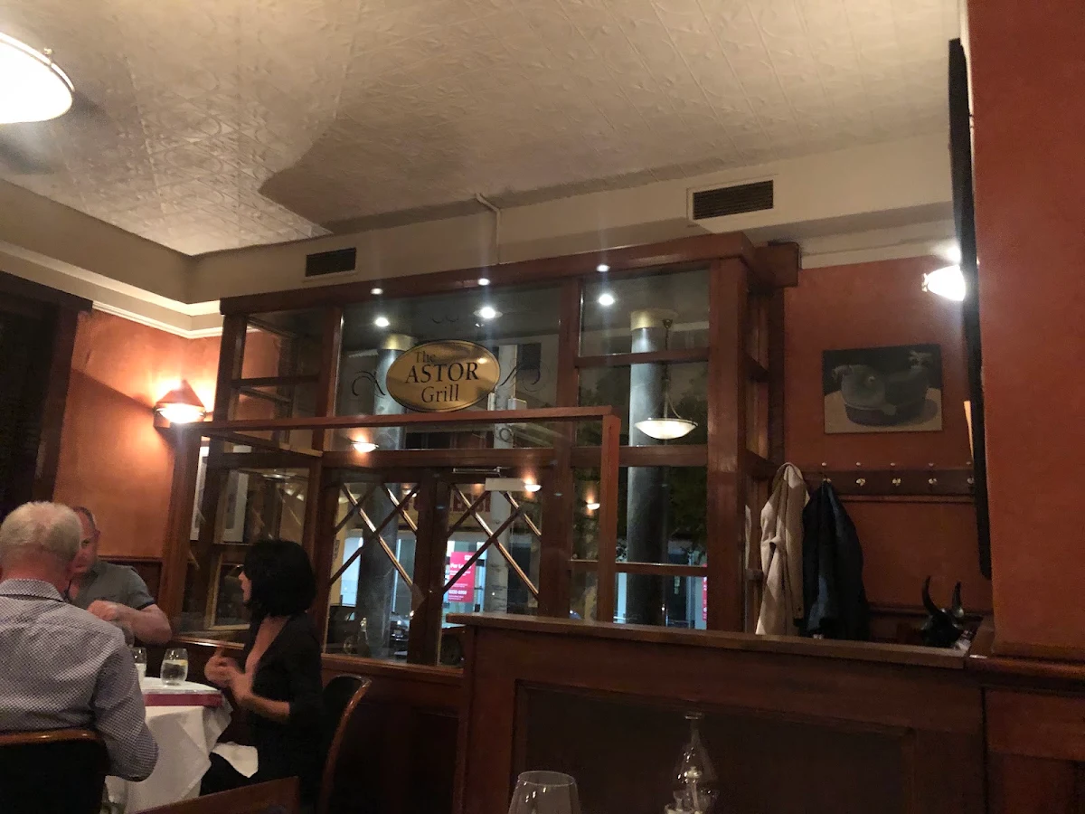 Vibe, The Astor Grill