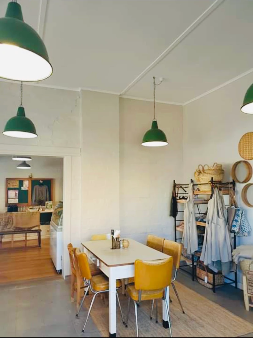 Vibe, DIMBOOLA STORE