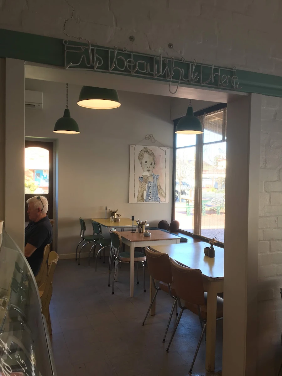 Vibe, DIMBOOLA STORE