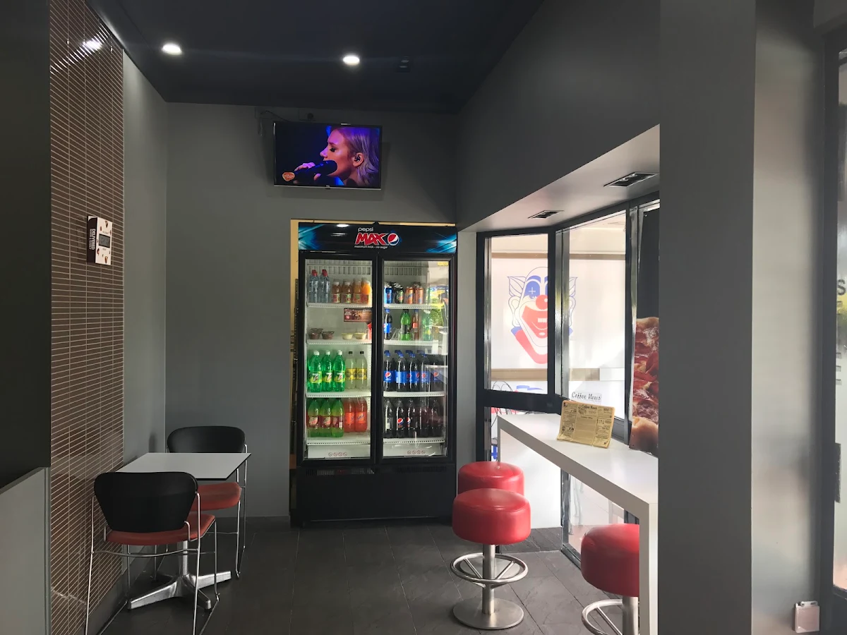 Vibe, Pizza Hut Carina