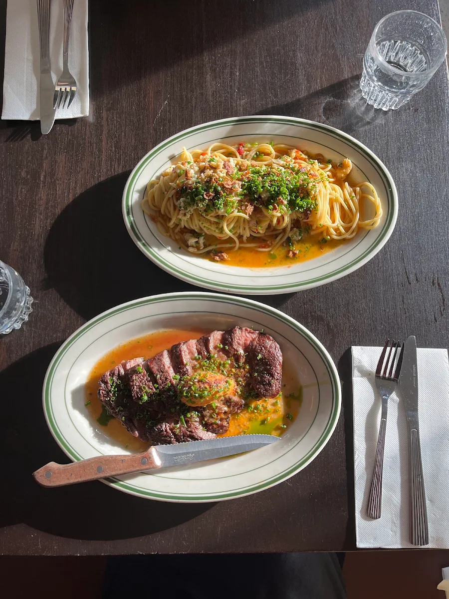 Food & drink, Windsor Wine Room