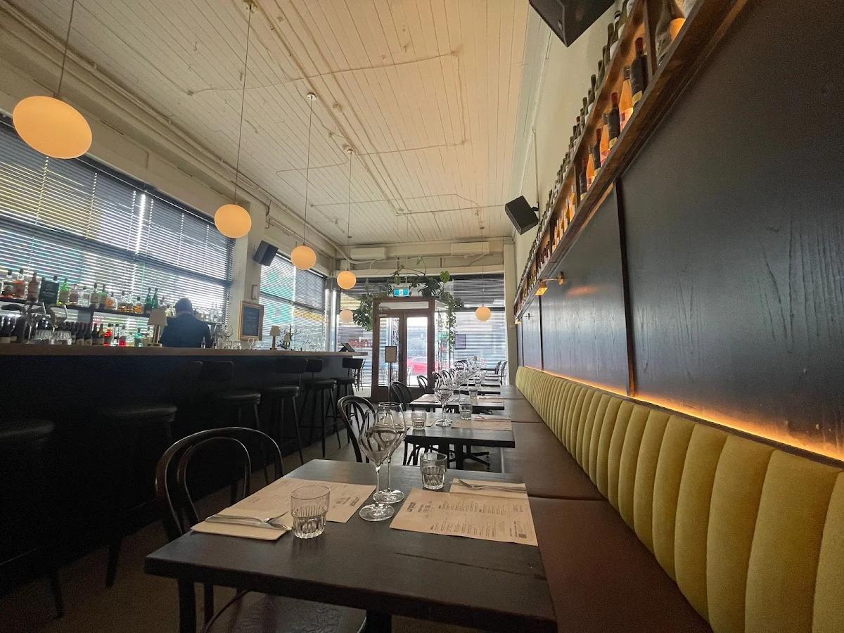 Vibe, Windsor Wine Room