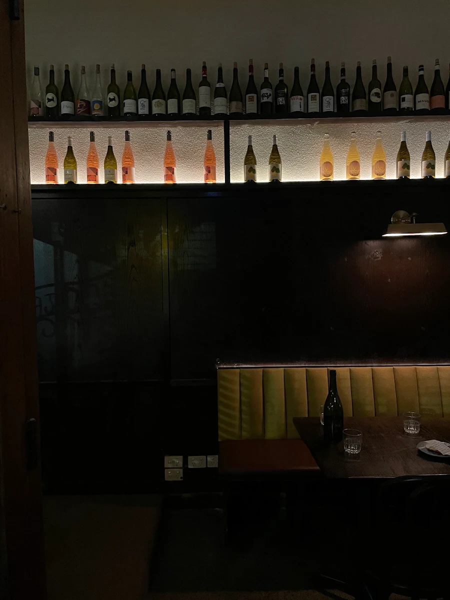 Vibe, Windsor Wine Room