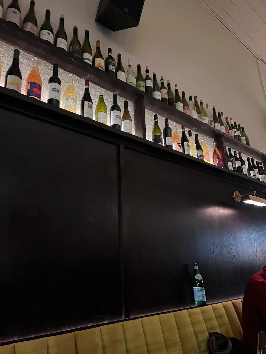 Vibe, Windsor Wine Room