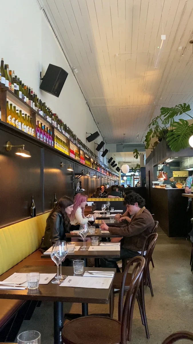Vibe, Windsor Wine Room