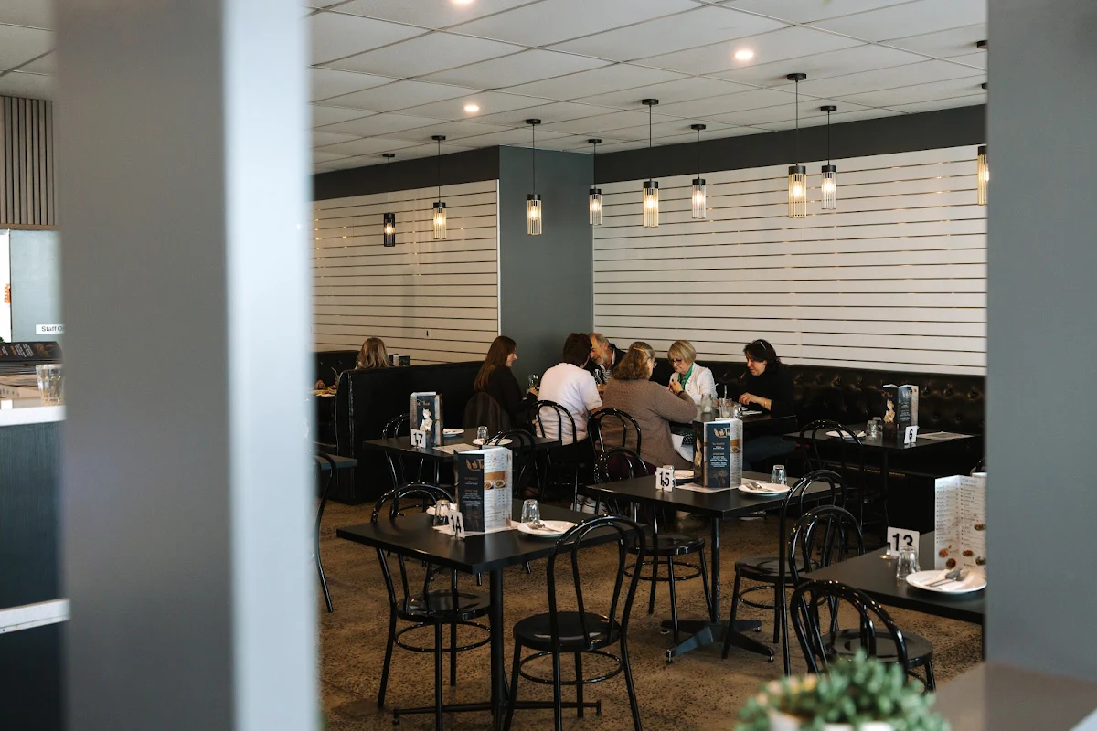 Vibe, Moe Thai Restaurant