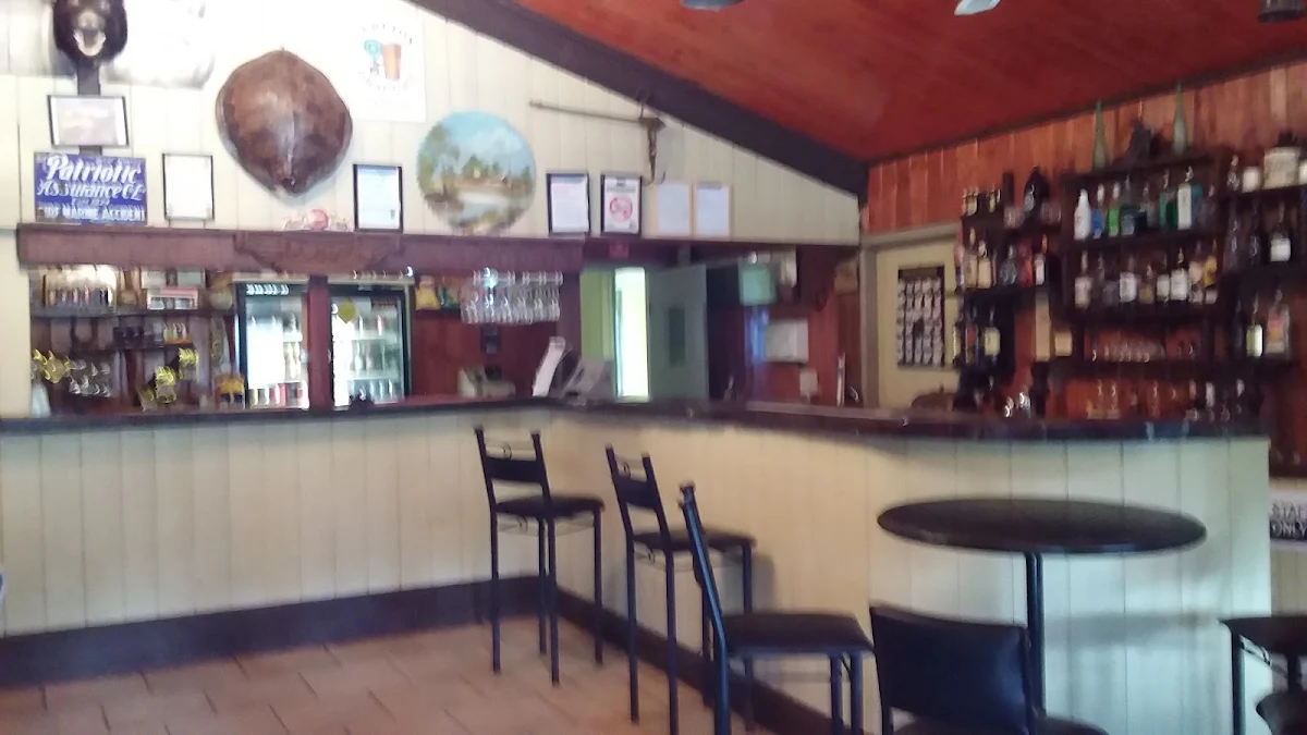 Vibe, Bush Pig Inn