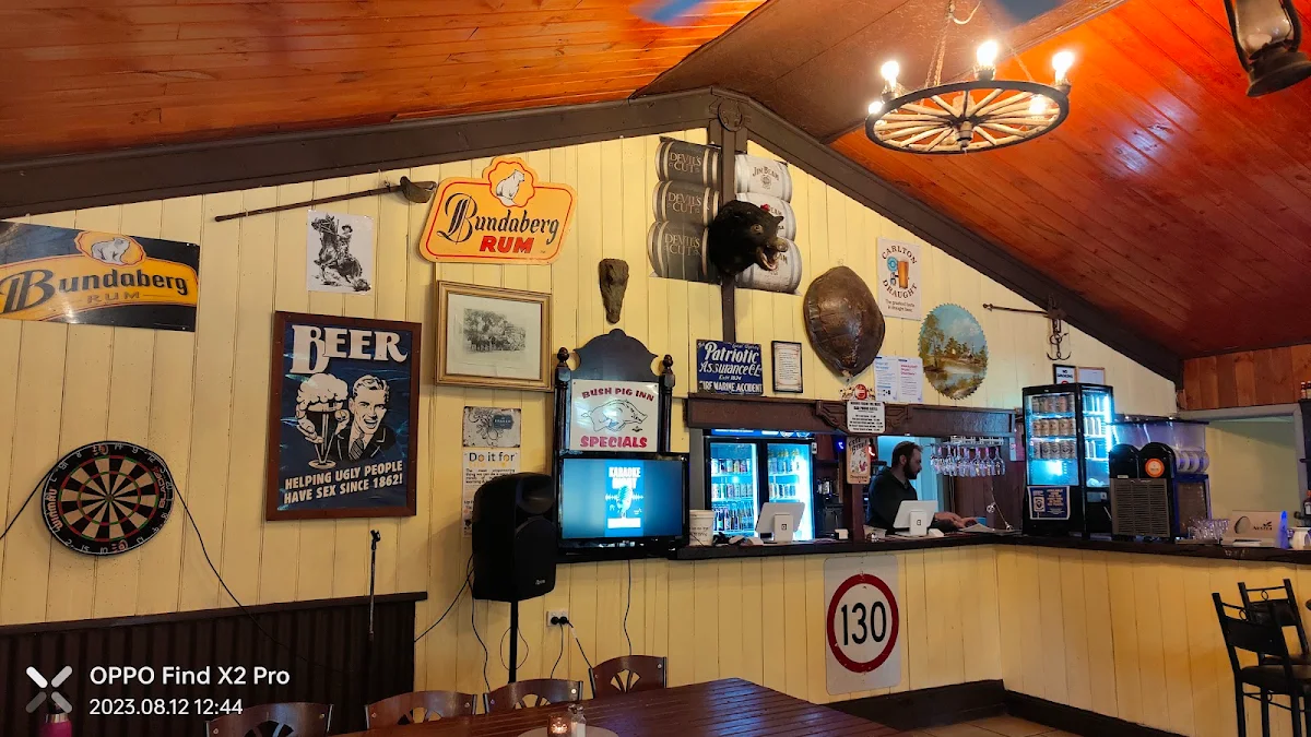 Vibe, Bush Pig Inn