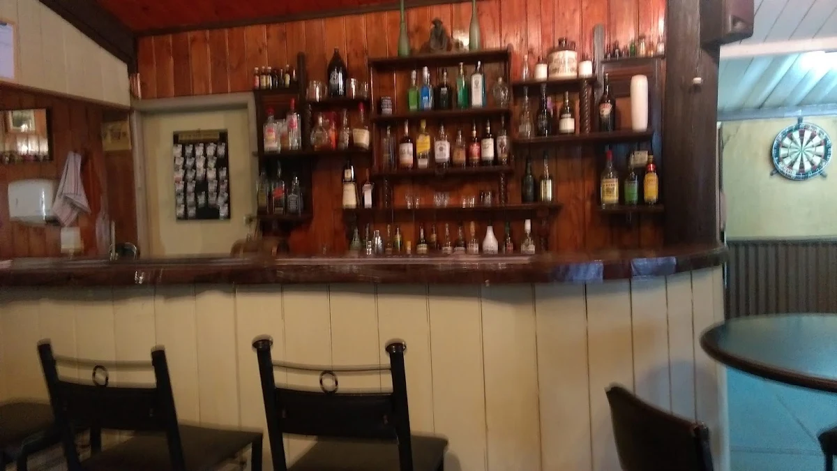 Vibe, Bush Pig Inn