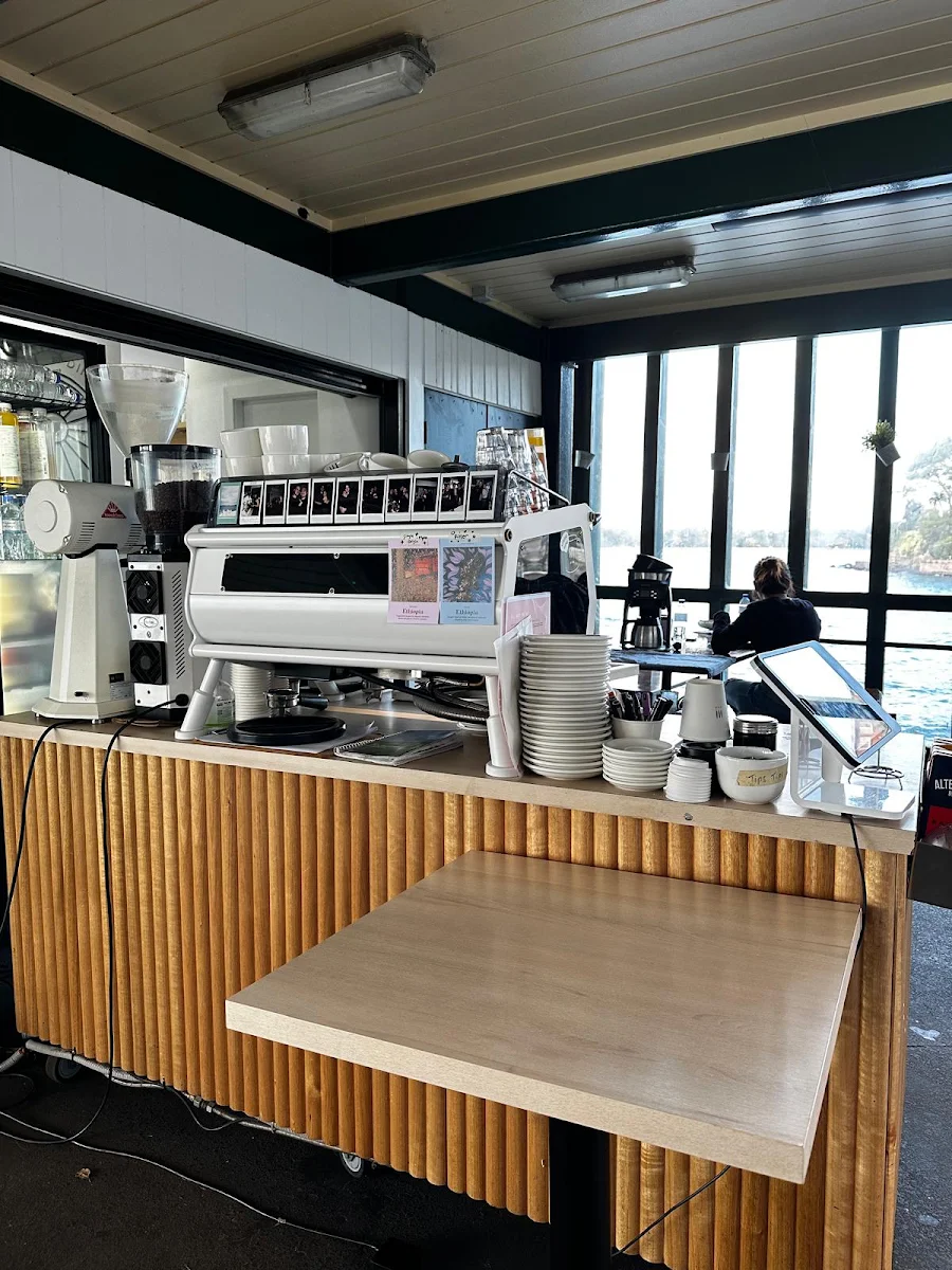 Vibe, Celsius Coffee & Dining