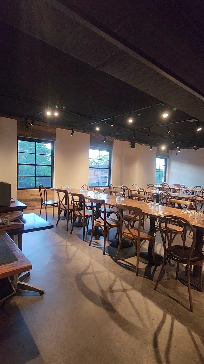 Vibe, Absolute Thai, William St