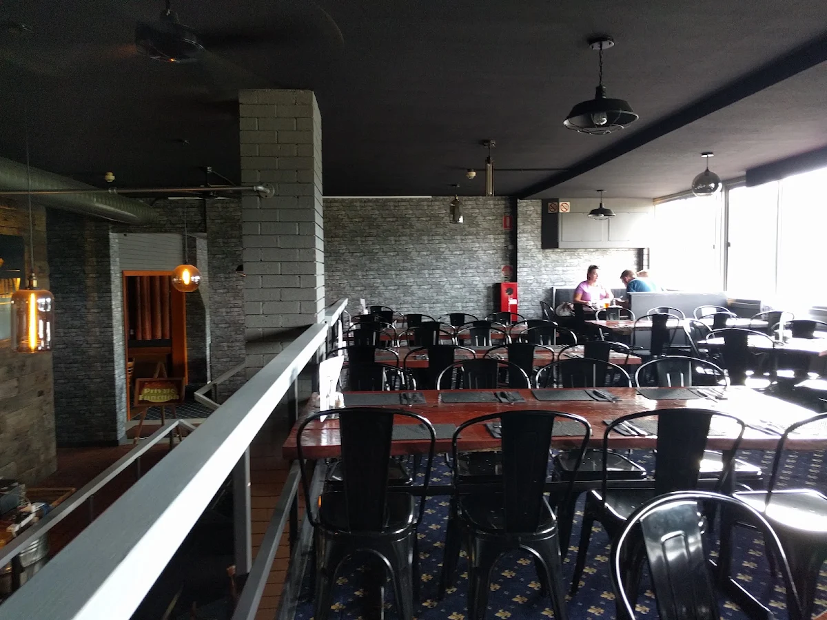 Vibe, Brumby Bar & Grill
