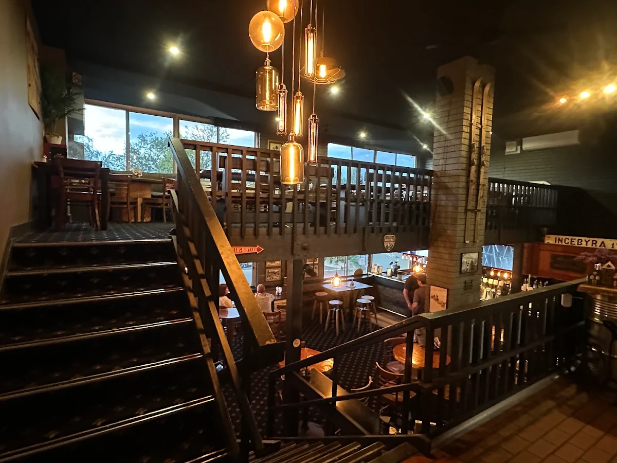 Vibe, Brumby Bar & Grill