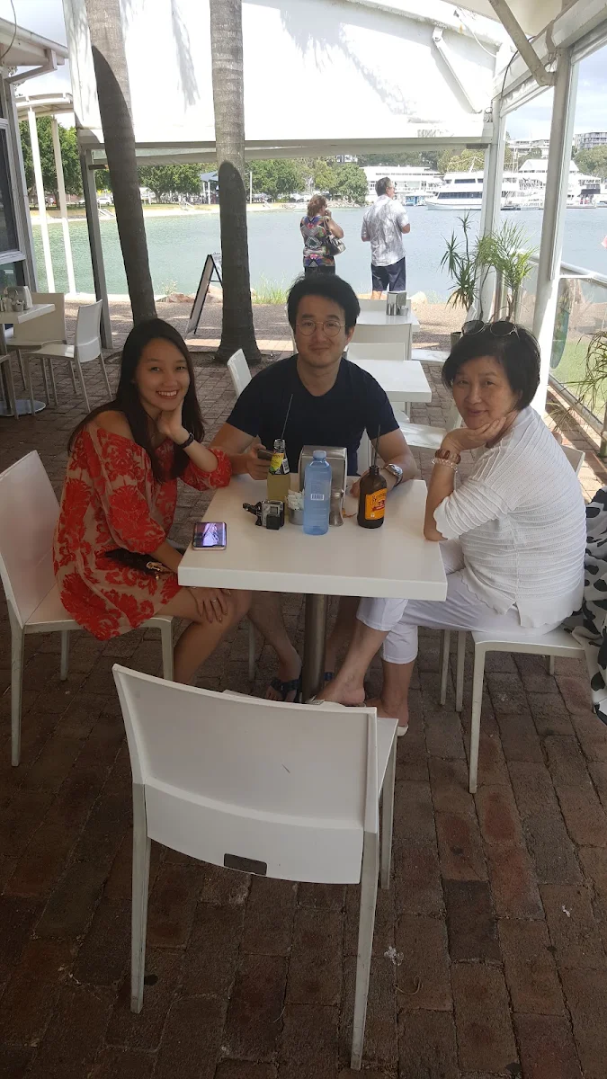 Vibe, Dolphin Watch Cafe