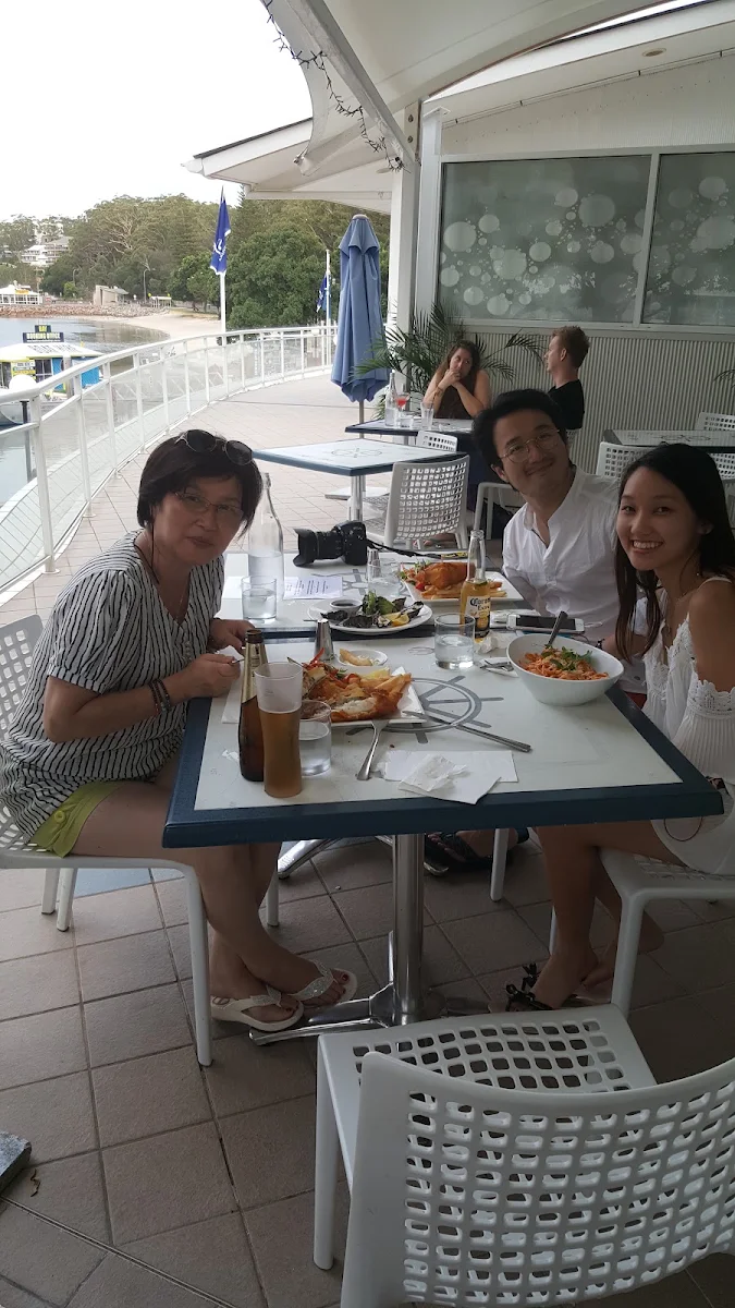 Vibe, Dolphin Watch Cafe