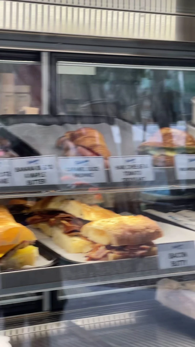 Vibe, Pelican Kiosk