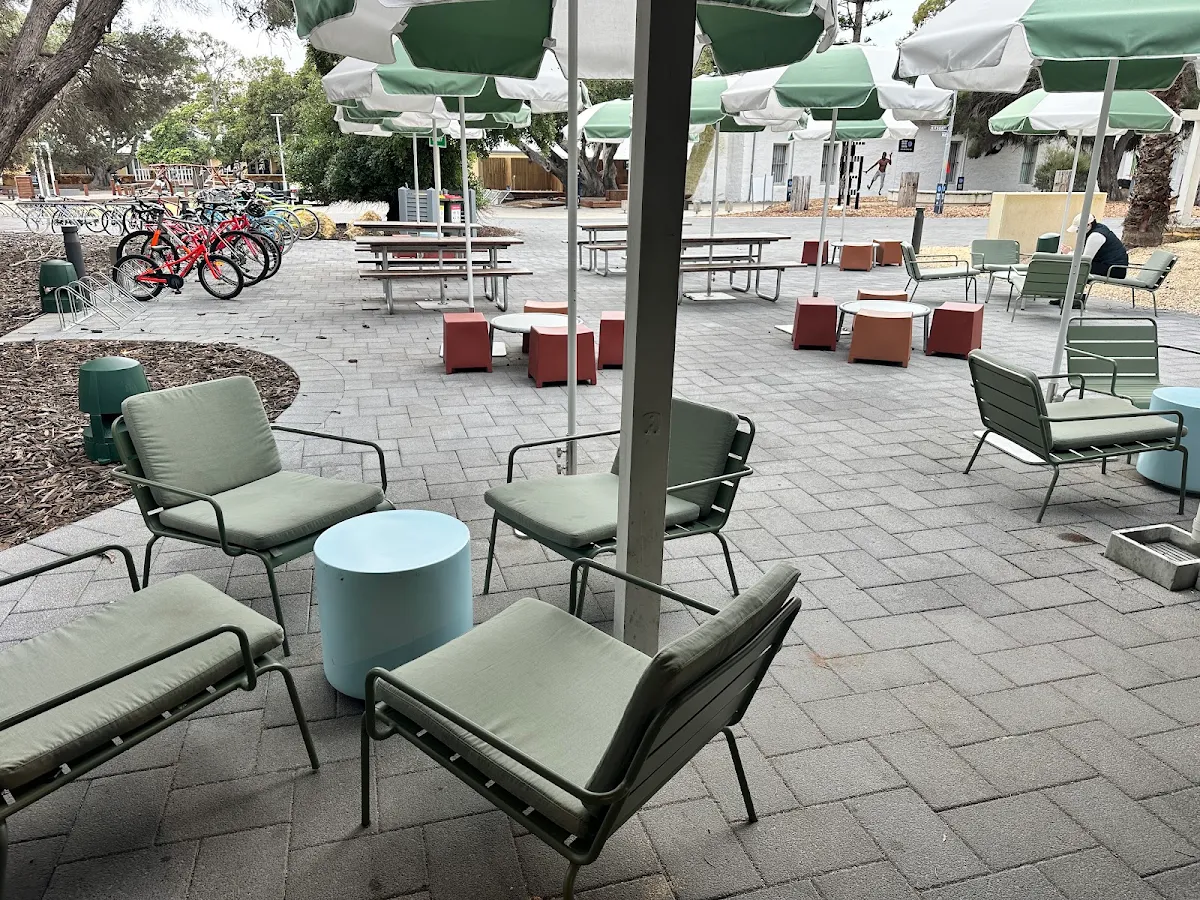 Vibe, Pelican Kiosk