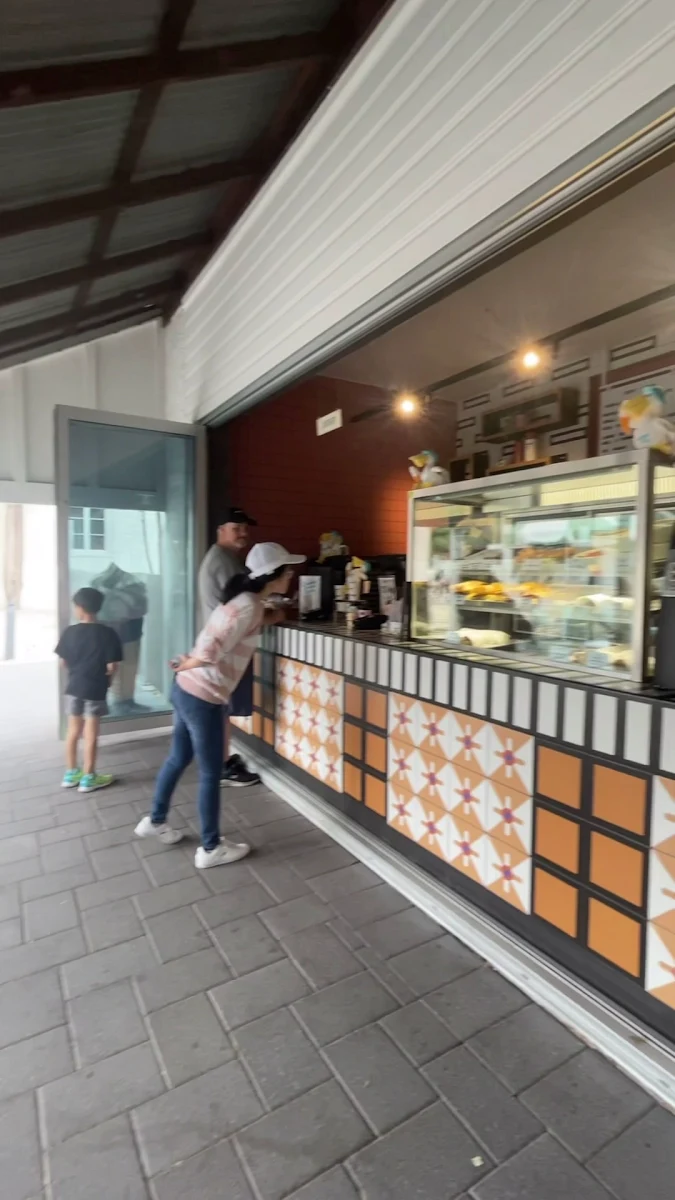 Vibe, Pelican Kiosk