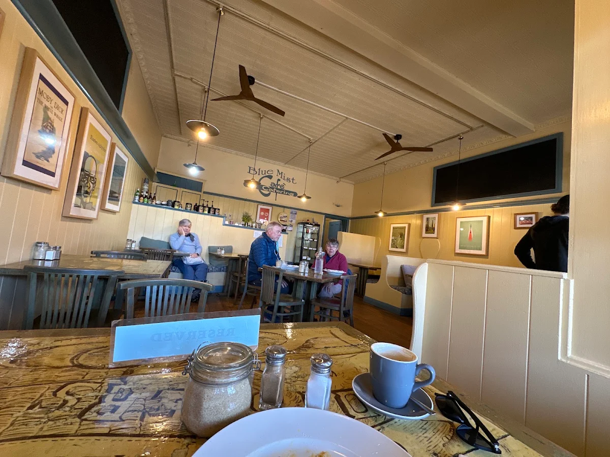 Vibe, Blue Mist Cafe