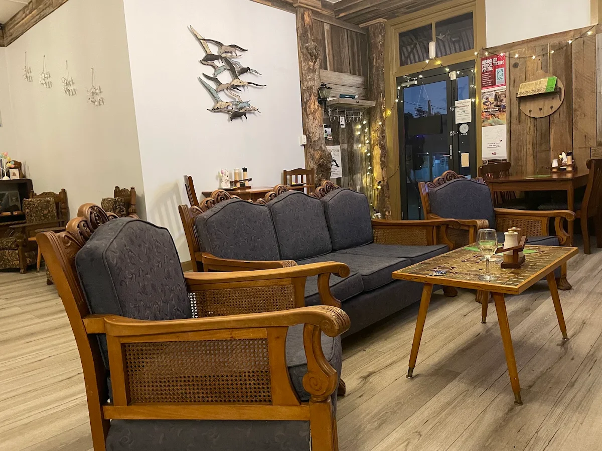 Vibe, The Bears Cafe & B&B